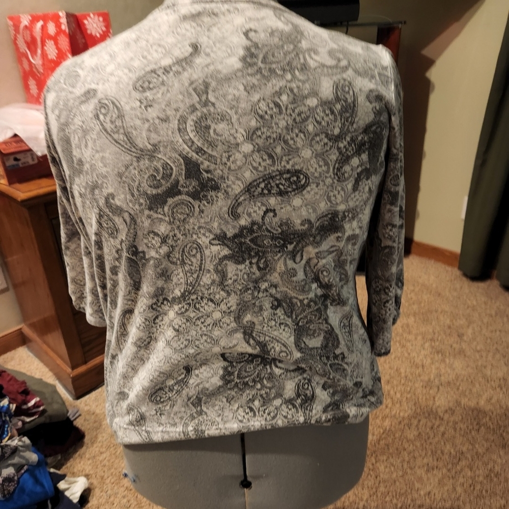 Basic Editions Silver Ruched Blouse - Picture 4 of 5